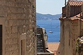 Apartment Maru Prestige - Comfort Duplex Two Bedroom Apartment