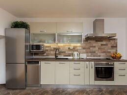 Apartment Maru Prestige - Comfort Duplex Two Bedroom Apartment