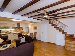 Apartment Maru Prestige - Comfort Duplex Two Bedroom Apartment