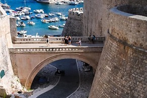 Apartment Maru Prestige - Comfort Duplex Two Bedroom Apartment