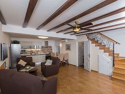 Apartment Maru Prestige - Comfort Duplex Two Bedroom Apartment