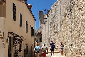 Apartment Maru Prestige - Comfort Duplex Two Bedroom Apartment