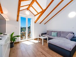 Apartments Terra - Comfort One Bedroom Apartment With Balcony and City