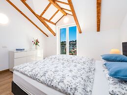 Apartments Terra - Comfort One Bedroom Apartment With Balcony and City