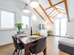 Apartments Terra - Comfort One Bedroom Apartment With Balcony and City