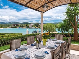 Holiday Home Loviste-three Bedroom Holiday Home With Pool and Sea View