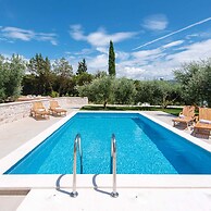 Holiday Home Loviste-three Bedroom Holiday Home With Pool and Sea View