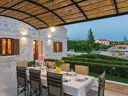 Holiday Home Loviste-three Bedroom Holiday Home With Pool and Sea View