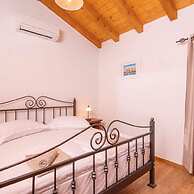 Holiday Home Loviste-three Bedroom Holiday Home With Pool and Sea View