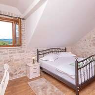 Holiday Home Loviste-three Bedroom Holiday Home With Pool and Sea View