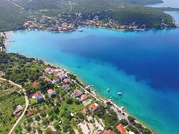 Holiday Home Loviste-three Bedroom Holiday Home With Pool and Sea View