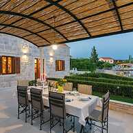 Holiday Home Loviste-three Bedroom Holiday Home With Pool and Sea View