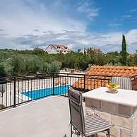 Holiday Home Loviste-three Bedroom Holiday Home With Pool and Sea View