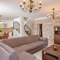 Holiday Home Loviste-three Bedroom Holiday Home With Pool and Sea View