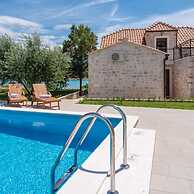 Holiday Home Loviste-three Bedroom Holiday Home With Pool and Sea View