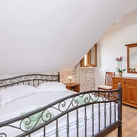 Holiday Home Loviste-three Bedroom Holiday Home With Pool and Sea View