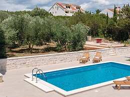 Holiday Home Loviste-three Bedroom Holiday Home With Pool and Sea View