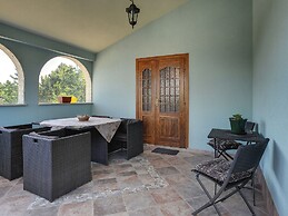 Traditional Holiday Home With Covered Terrace