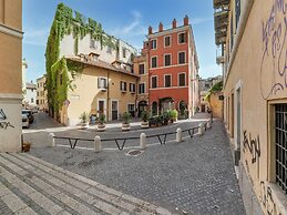 Apartment in Rome With Balcony