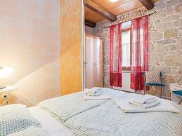 Rustic Holiday Home in Vrsar With Garden