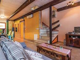 Rustic Holiday Home in Vrsar With Garden