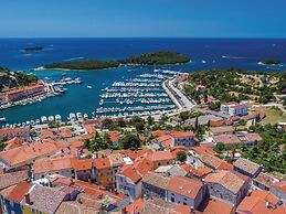 Rustic Holiday Home in Vrsar With Garden