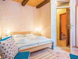 Rustic Holiday Home in Vrsar With Garden