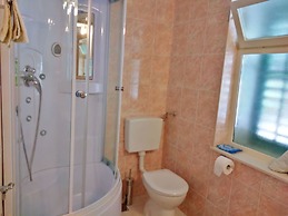 Guest House Hazdovac - Two Bedroom Apartment With Terrace and Sea View