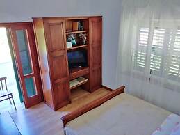 Guest House Hazdovac - Two Bedroom Apartment With Terrace and Sea View