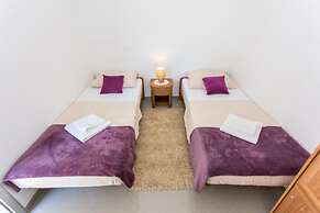 Apartment Mojas - Two Bedroom Apartment With Terrace