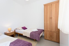 Apartment Mojas - Two Bedroom Apartment With Terrace