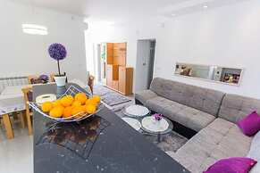 Apartment Mojas - Two Bedroom Apartment With Terrace