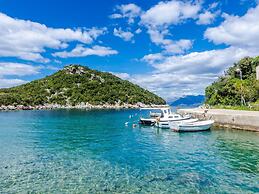 Apartment Bay Of Dreams - Two-bedroom Apartment With Terrace and Sea V