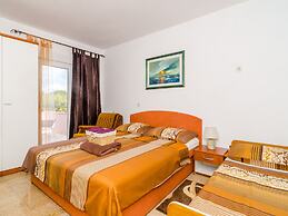 Apartment Bay Of Dreams - Two-bedroom Apartment With Terrace and Sea V