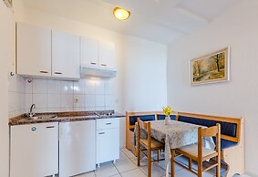 Villa Kosa - Two Bedroom Apartment With Balcony and Sea View