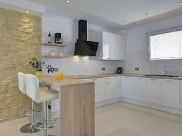 Family Villa With Swimming Pool