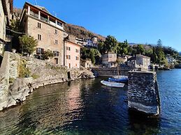 Apartment by Lake Como Near Spiaggia di Dervio
