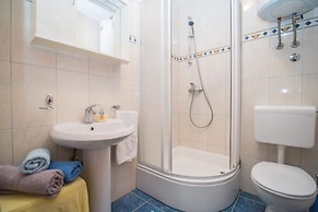 Apartments Batinic - One Bedroom Apartment With Terrace