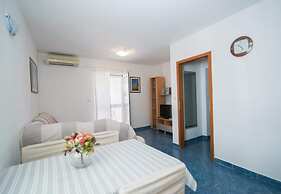 Apartments Batinic - One Bedroom Apartment With Terrace