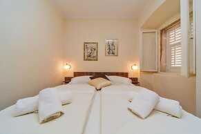 Apartment Maru - Two Bedroom Apartment With City View