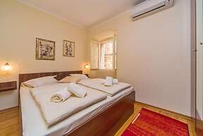 Apartment Maru - Two Bedroom Apartment With City View