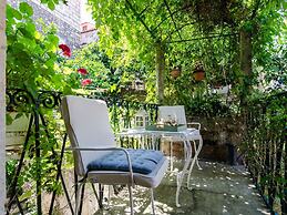 Apartment Taura - Studio Apartment With Balcony and Old City View