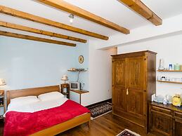 Apartment Taura - Studio Apartment With Balcony and Old City View