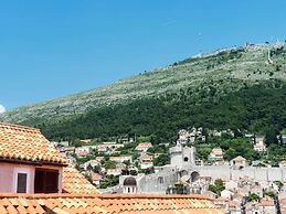 Apartment Taura - Studio Apartment With Balcony and Old City View