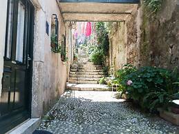 Apartment Taura - Studio Apartment With Balcony and Old City View