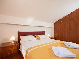 Holiday Home Lapad Beach Royal - Five Bedroom Holiday Home With Balcon