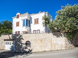 Holiday Home Lapad Beach Royal - Five Bedroom Holiday Home With Balcon