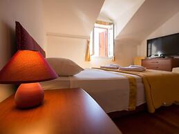 Holiday Home Lapad Beach Royal - Five Bedroom Holiday Home With Balcon