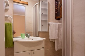 Holiday Home Lapad Beach Royal - Five Bedroom Holiday Home With Balcon