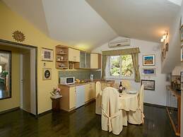 Holiday Home Lapad Beach Royal - Five Bedroom Holiday Home With Balcon